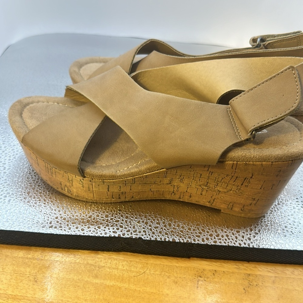 Sandals lightly use CL laundry. Size 7 medium. Wedge heel is 3 inches.​​​ - Picture 5 of 9